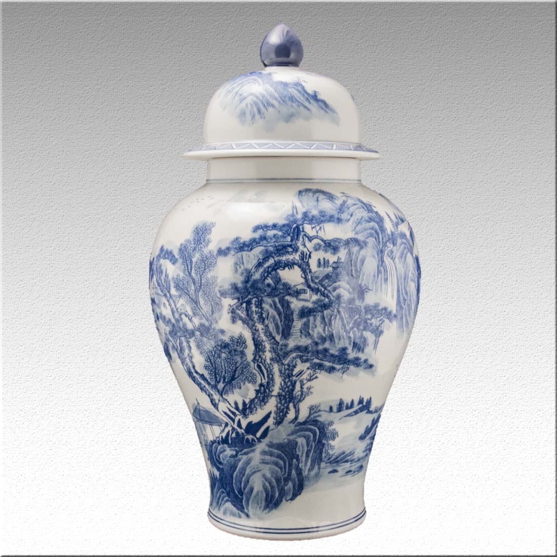 Китайская фарфоровая ваза с крышкой «Blue &amp; White» - бело-синий фарфор в интернет-студии декора / шоурум | ChinaHouse.studio